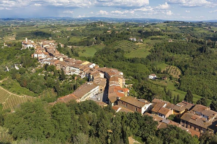 Monaco to Pisa Private Transfer with 2-Hour Genoa Stop — Coastal Road Day Trip photo 6