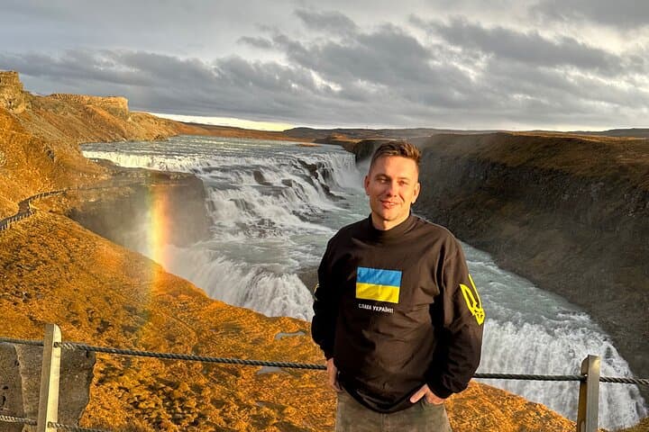 Private Golden Circle tour from Reykjavik — premium car to Gullfoss, Geysir & Þingvellir photo 4