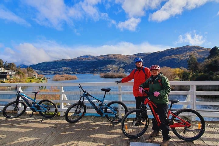 Queenstown Scenic eBike Ride to Lake Wakatipu — Guided Tour photo 4