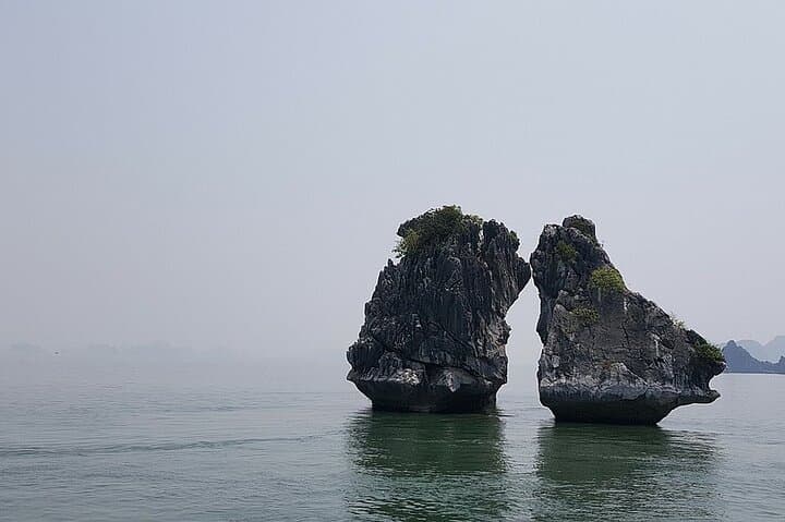 Halong Bay One-Day Cruise from Hanoi: Limestone Karsts & Kayaking photo 4