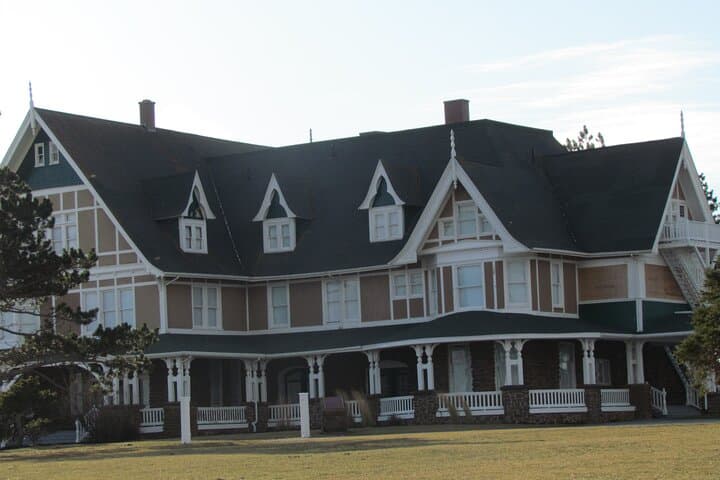 Explore PEI's North Shore: Private Charlottetown Coastal & Cultural Tour