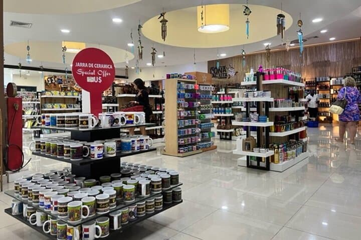 Punta Cana Larimar, Chocolate & Cigar Shopping Tour — Don Lucas Factory Experience photo 2