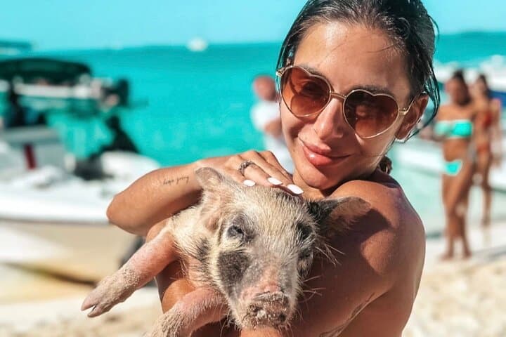 Exuma Day Trip: Iguanas, Nurse Sharks & Swimming Pigs — 8‑Hour Boat Tour