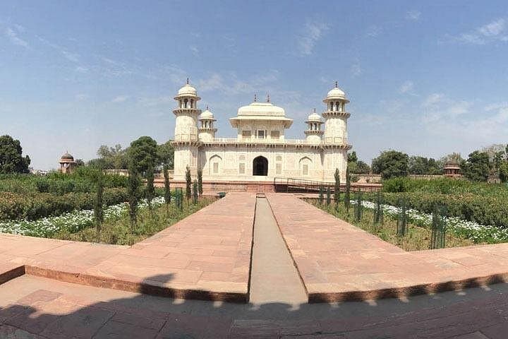 Private Taj Mahal Day Trip from Delhi — Taj Mahal, Agra Fort & Mehtab Bagh photo 4