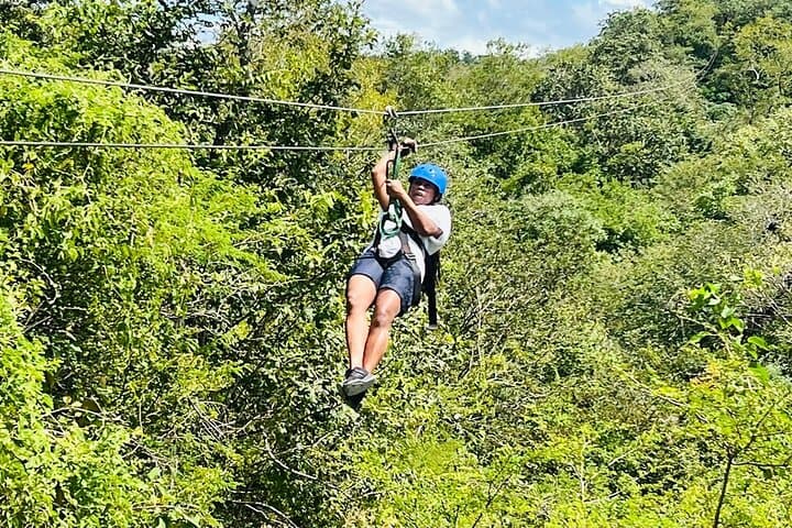 Rincón de la Vieja Tubing and Zipline Combo — 3-Mile Colorado River Adventure & Canopy Tour photo 2