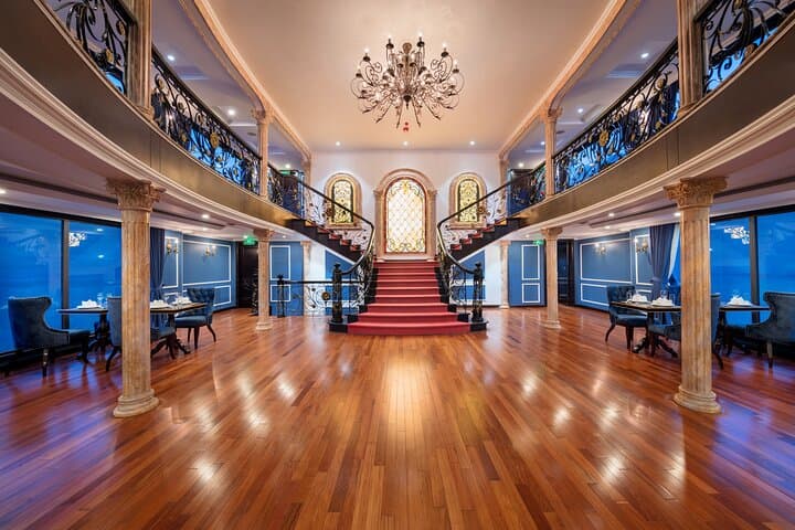 Luxury Overnight Cruise Through Ha Long & Lan Ha Bay: 2-Day Le Théâtre Experience photo 4