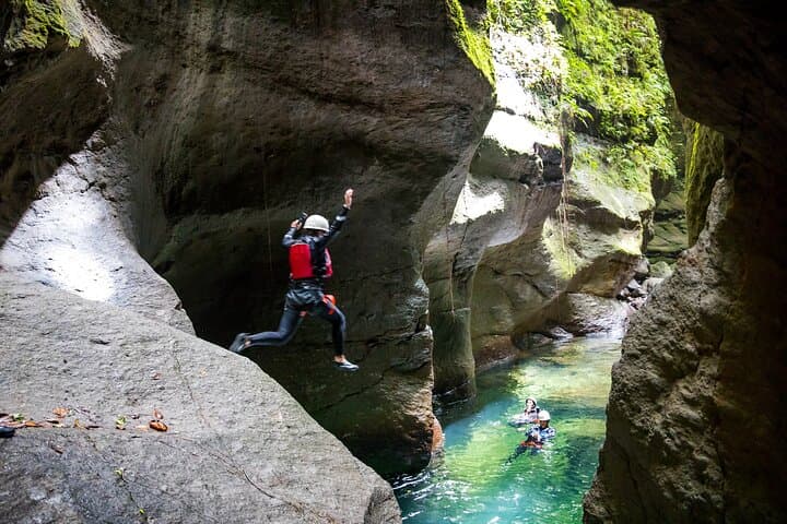 Advanced Canyon Experience — Dominica Waterfall Rappel in Rainforest Canyons photo 5