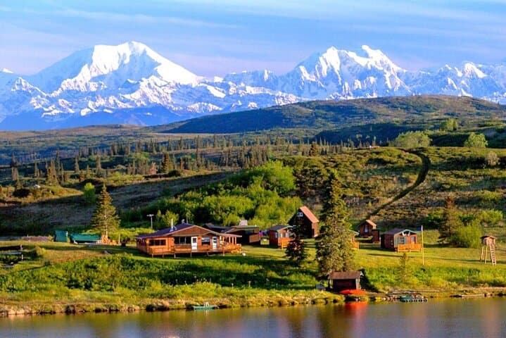 Denali Floatplane Flightseeing and Remote Guided Hike from Talkeetna photo 4