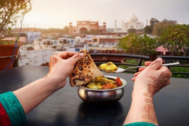 Sunrise at the Taj: Private Day Tour from Delhi to Agra by Car