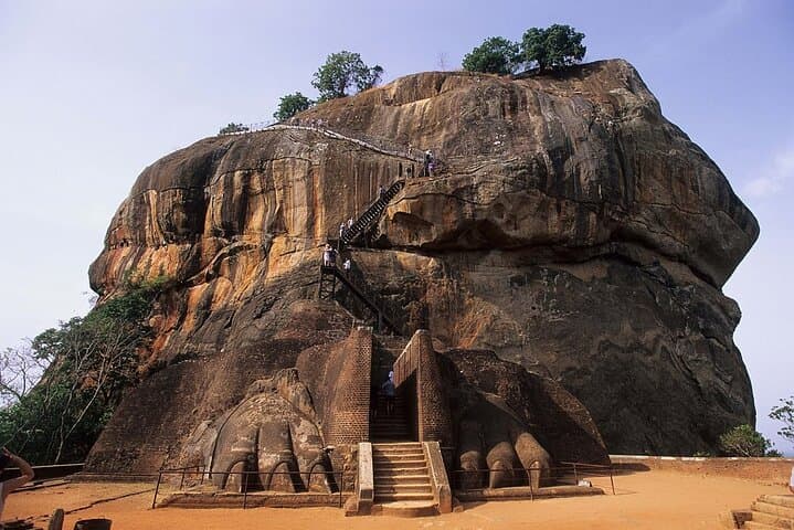 Full-Day Sigiriya Rock and Dambulla Cave Temple Tour from Colombo & Negombo photo 3