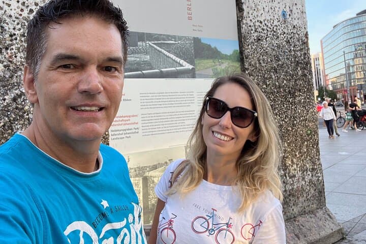 Private Berlin Taxi Tour — Relaxed 6–8h City Tour with Charlottenburg, Tempelhof & Wall Memorial photo 3