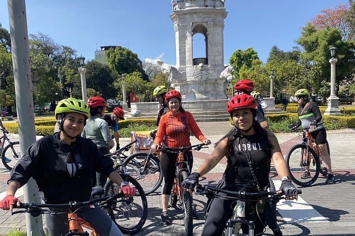 3-Hour Guatemala City Bike Tour — Avenida Reforma, Mirador Sur & Historic Center