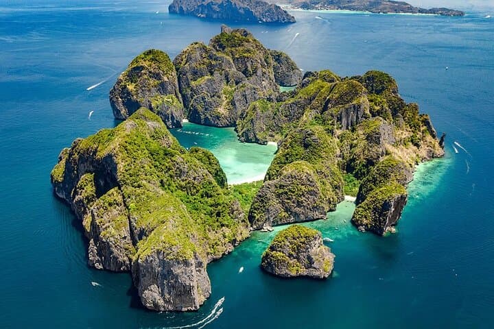 Phi Phi VIP Speedboat Charter — Private Trip to Maya Bay, Bamboo Island & Snorkeling photo 2