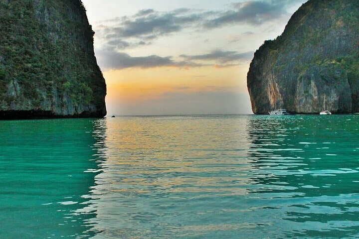 Private Phi Phi VIP Speedboat Day Trip to Maya Bay & Bamboo Island photo 5