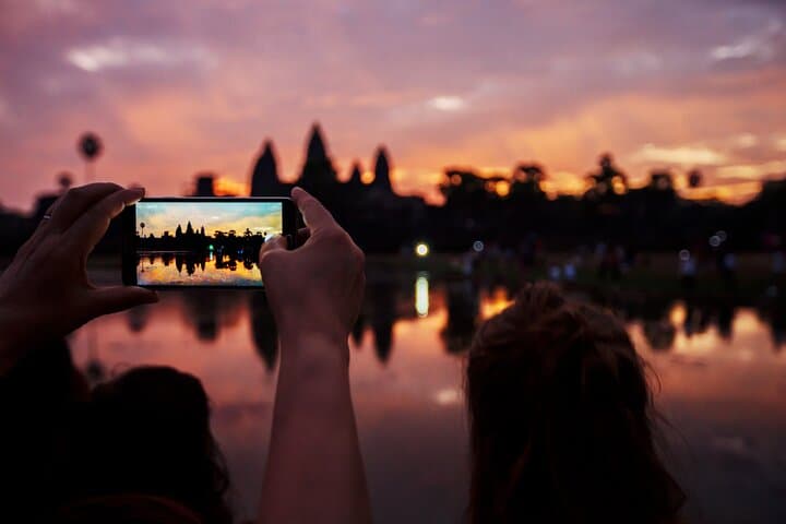 Angkor Sunrise Tour: Angkor Wat, Ta Prohm & Bayon Full-Day