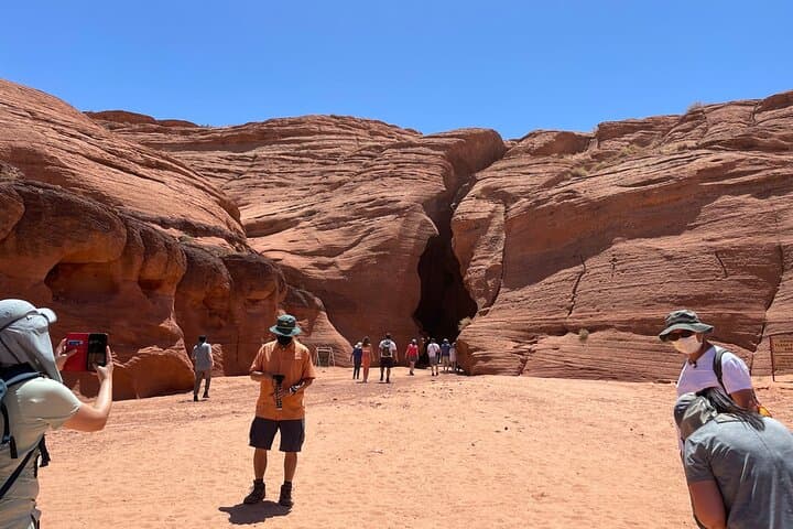 Upper Antelope Canyon Tour: Insider Guide to the Slot Canyon Experience photo 3