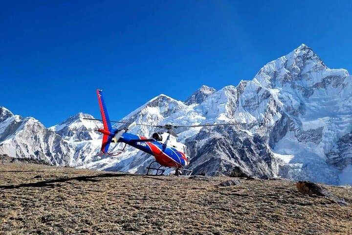 Everest Helicopter Tour from Kathmandu — Helicopter Flyover & Breakfast at Everest View