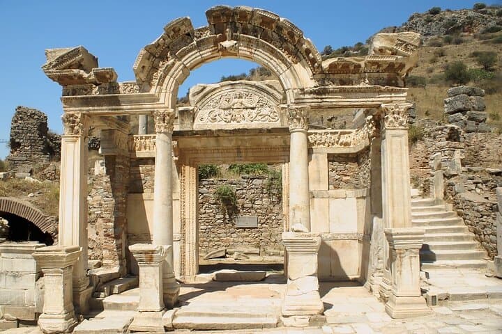 golden-routes-of-turkey-istanbul-cappadocia-ephesus-pamukkale-small-group-tour photo 3