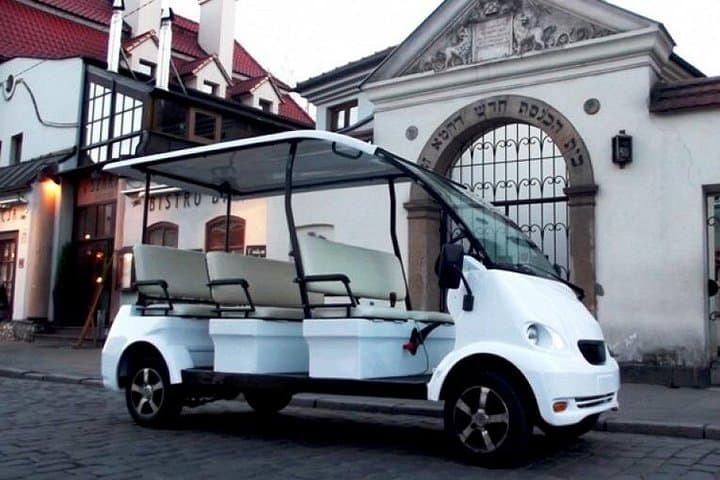 45-Minute Krakow Electric Vehicle Tour — Old Town & Wawel Highlights photo 2
