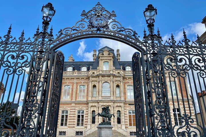 VIP Champagne Day Trip: Moët & Chandon and Ruinart Cellars from Paris