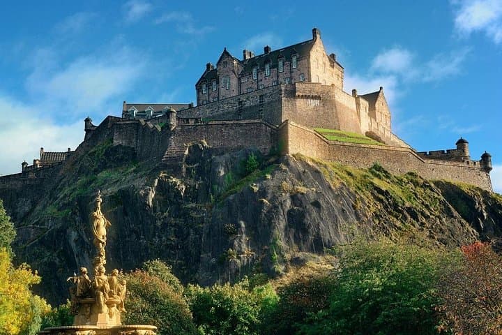 Private Full-Day Tour from Glasgow to Edinburgh: Royal Mile, Arthur's Seat & Holyrood photo 1