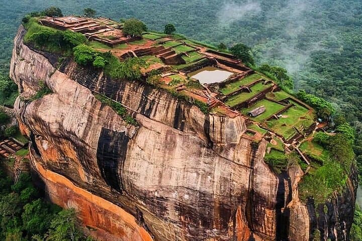 7-Day Private Sri Lanka Tour: Colombo, Sigiriya, Kandy & Bentota