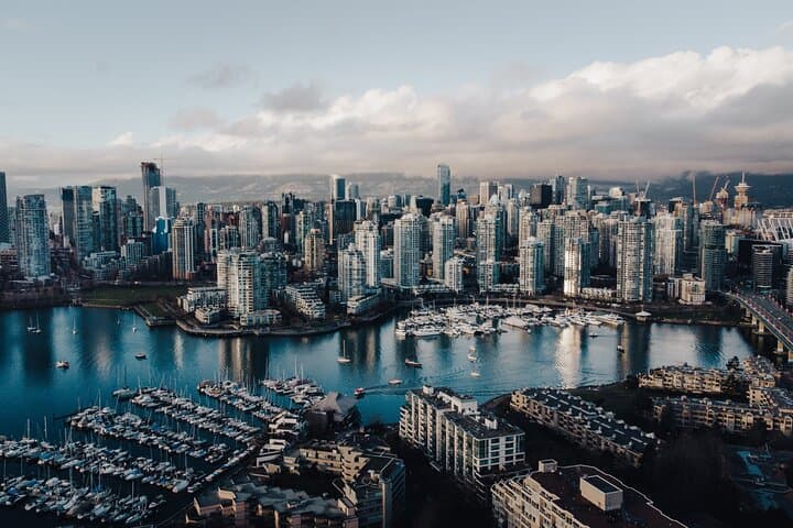 Spy Escape in Vancouver: Downtown Outdoor Puzzle Adventure photo 2
