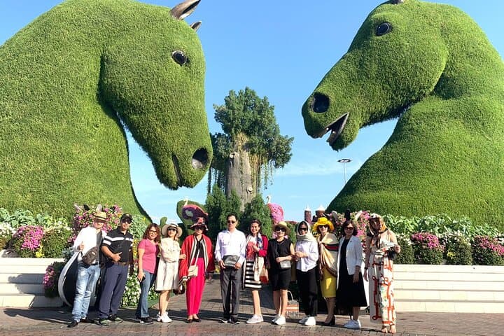 Premium Sun, Sand & Sea: 4-Day Dubai & Abu Dhabi VIP Tour photo 3