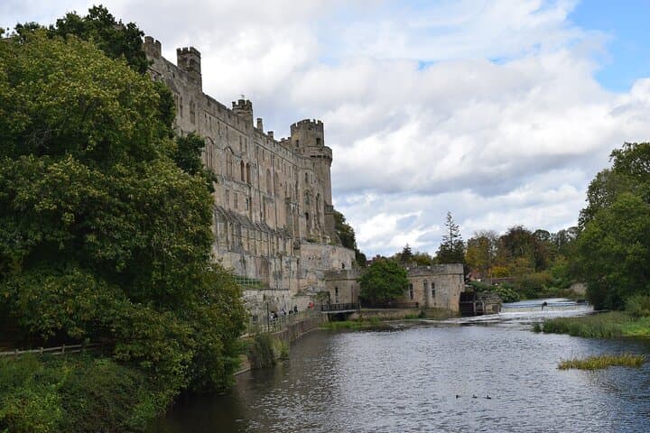Oxford, Cotswolds & Warwick Castle: Full-Day Private Tour from London photo 2