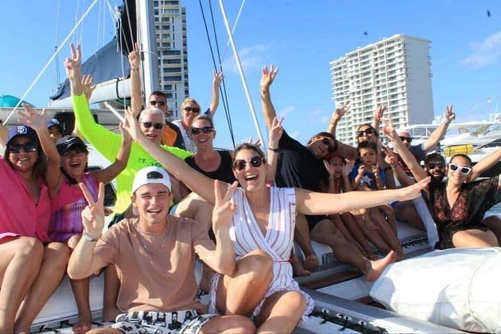 Isla Mujeres Catamaran Tour: Snorkel, Open Bar & Beach Club from Cancún photo 4
