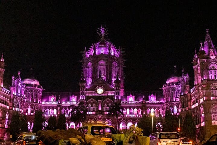 Discover Mumbai's Vibrant Nightscape: A Private Evening Tour