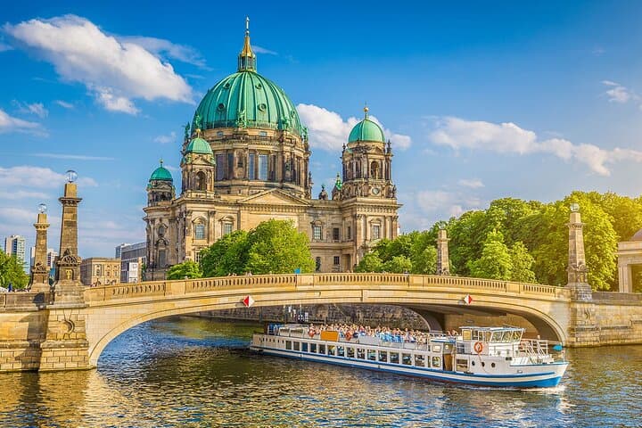 Berlin Self-Guided Audio Walking Tour — Museum Island to East Side Gallery photo 4