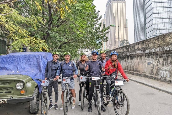 Hanoi to Bat Trang: Full-Day Bicycle Tour Through Red River Countryside photo 3