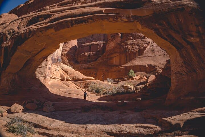 Exploring Arches National Park: A Full-Day Small Group Tour and Hike Experience photo 3