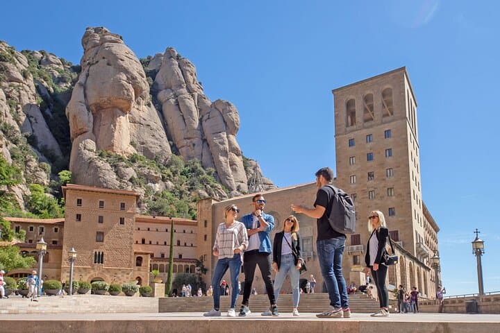 Montserrat, Girona & Costa Brava: Full-Day Guided Tour from Barcelona