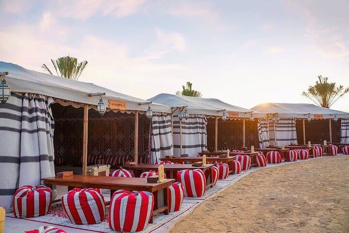 Evening Heritage Safari in Al Marmoom: Vintage G-Class Desert Experience photo 4
