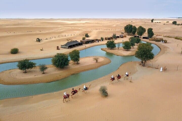Evening Heritage Safari in Al Marmoom: Vintage G-Class Desert Experience photo 2