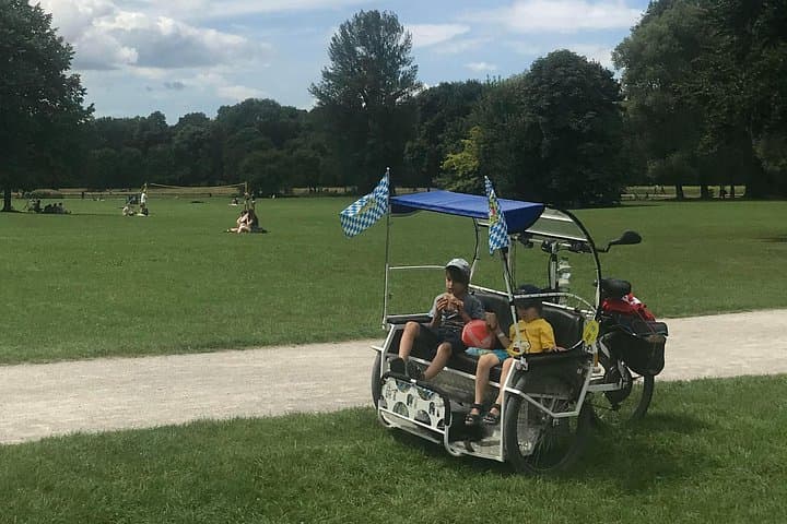 Rikscha Tour in Munich: Historic City Highlights by Bike Rickshaw photo 3