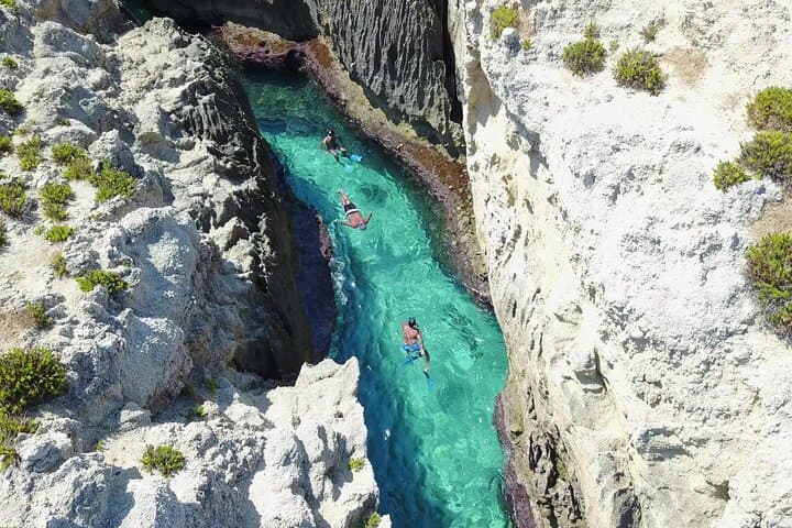 Private 4-Hour Tropea Boat Tour — Costa degli Dei Snorkeling, Caves & Isola Bella