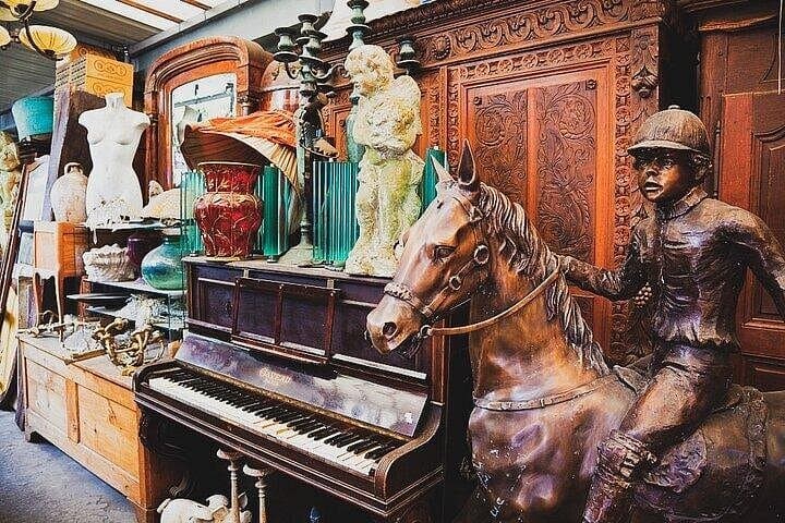 Private Tour of Les Puces de Saint-Ouen: Paris Flea Market Shopping Experience photo 2
