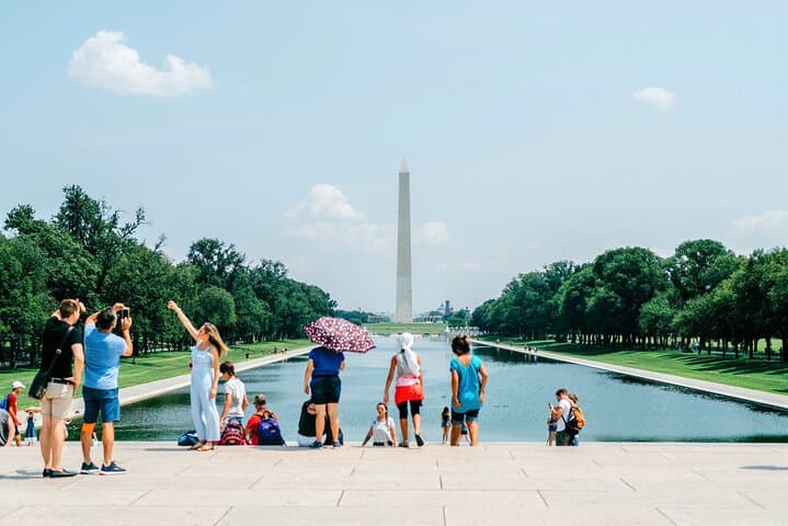 Morning Monuments Tour with Washington Monument Access photo 2