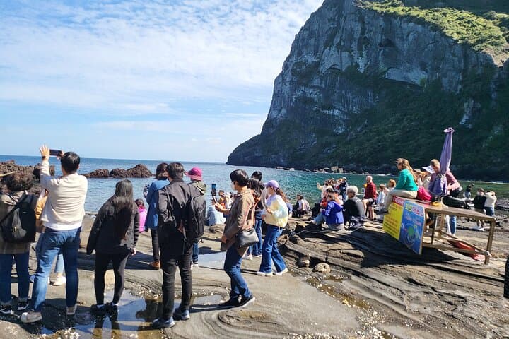 Jeju Sunrise Peak & Haenyeo Cultural Bus Tour: Seongsan, Sangumburi and Seongeup photo 4