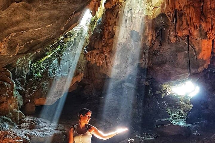Bai Tu Long Bay Full-Day Cruise: Kayak Thien Canh Son Cave Away from Halong Crowds photo 3
