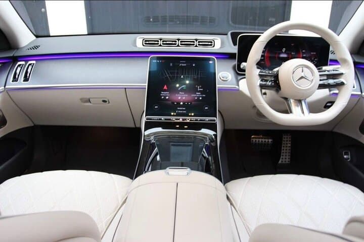 Heathrow to Edinburgh Private Limo Transfer: Comfort, Time & Route Guide photo 3