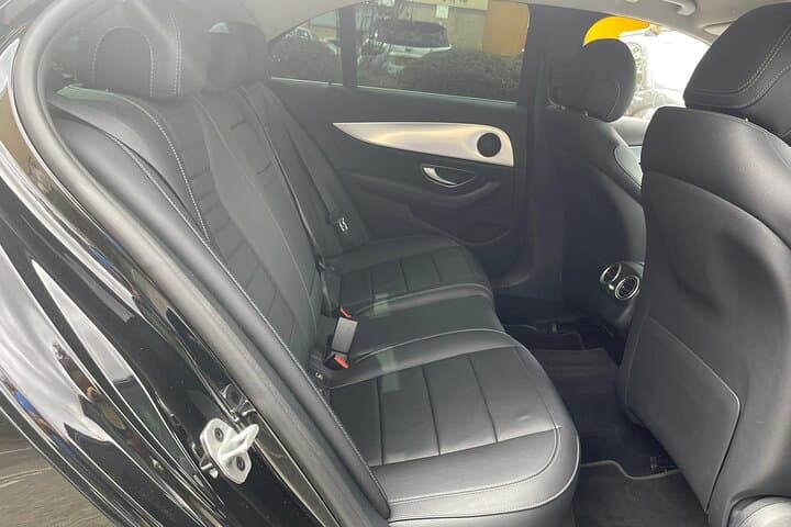 Heathrow to Edinburgh Private Limo Transfer: Comfort, Time & Route Guide photo 6