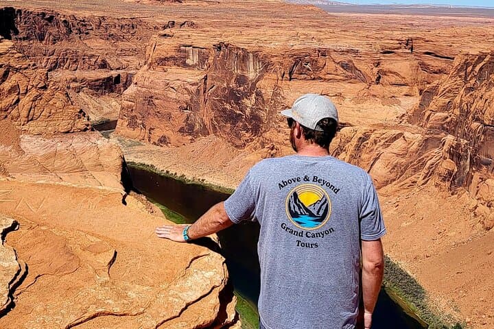 Lower Antelope Canyon and Horseshoe Bend Day Trip from Flagstaff photo 2