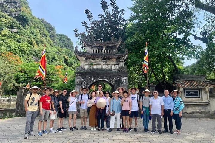 Private Hanoi City Guide: Custom Old Quarter & Hoan Kiem Walking Tour photo 3