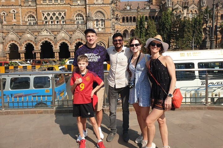 Explore the Bustling Streets of Mumbai: A Guided Sightseeing Adventure photo 5