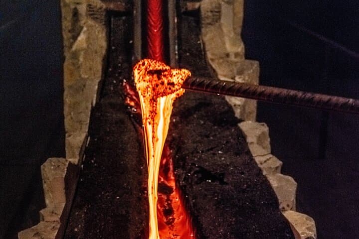 Reykjavik Whale Watching and Live Lava Show Combo: Harbor Wildlife & Volcano Demo photo 2