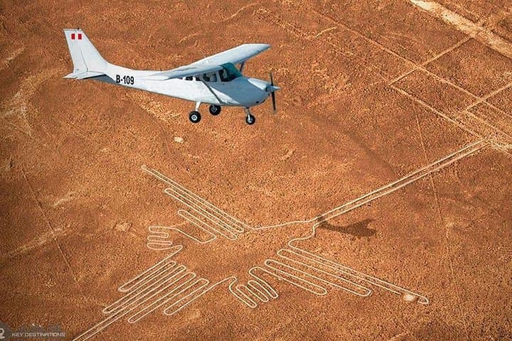 2-Day Paracas, Huacachina & Nazca Tour: Ballestas Islands, Dune Buggies & Nazca Flight photo 1